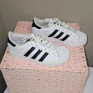 SUPERSTAR shoes